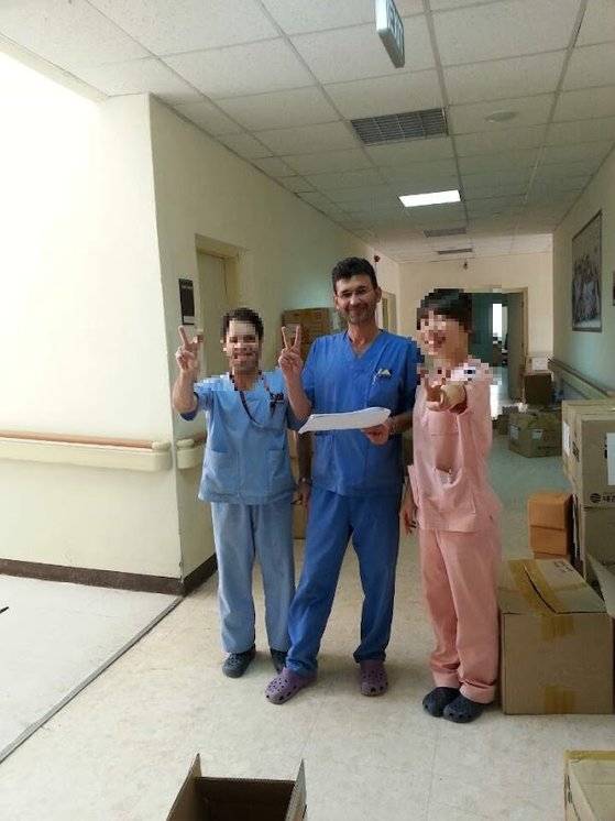 아프가니스탄에서 약사로 근무 중인 압둘씨. 본인제공