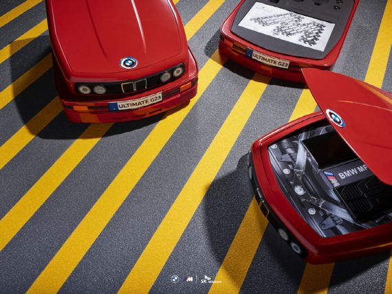 SK텔레콤이 스타벅스, BMW 코리아와 삼성 갤럭시 S23/S23 울트라의 특별한 한정판 에디션을 출시, 오는 7일부터 예약 판매를 진행한다. 사진은 SKT 갤럭시 S23 울트라 BMW M 에디션 패키지 이미지. BMW코리아 제공