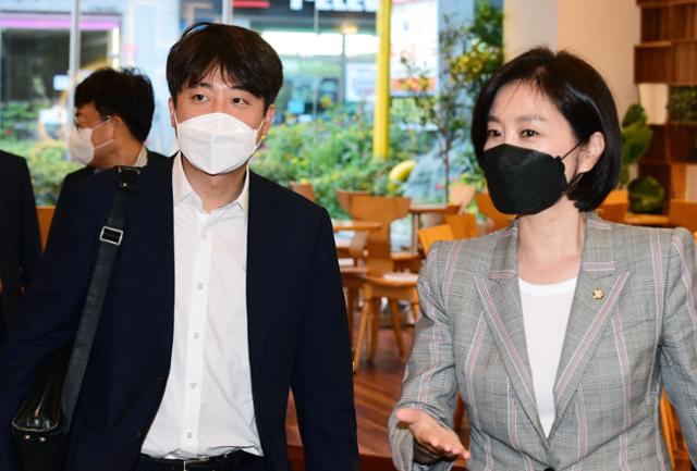 이준석(왼쪽) 전 국민의힘 대표와 허은아 의원. 한국일보 자료사진