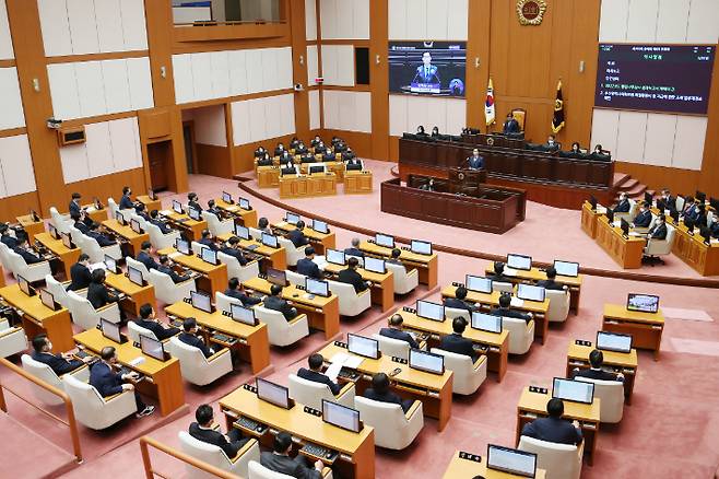 부산시의회 본회의 모습.  부산시의회 제공