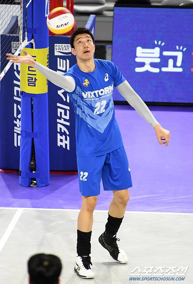 '가장 일찍 코트에 나와 훈련 시작'