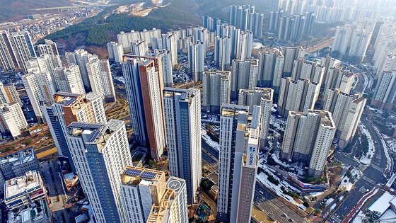 지난 2021년 GTX 호재를 타고 급등한 수도권 아파트값이 하락세를 거듭하고 있다. 사진은 경기도 화성시 동탄신도시의 모습. 뉴스1
