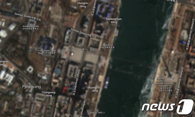 인공위성 '센티널-2A'가 4일 북한 평양 김일성광장 일대를 촬영한 위성사진 (센티널허브 캡처)
