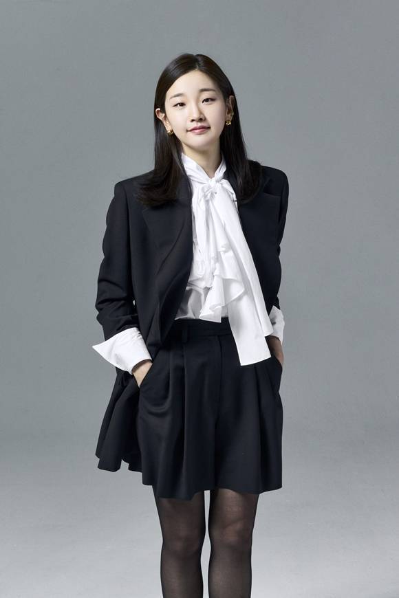 '유령'으로 새해를 뜻깊게 연 박소담은 "다양한 모습을 보여드릴 것"이라고 약속했다. /CJ ENM 제공