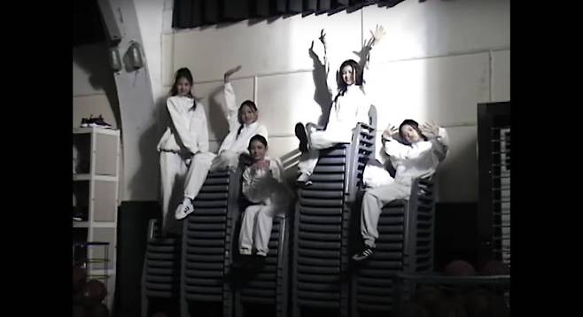 'NewJeans-Ditto' M/V 영상 캡처