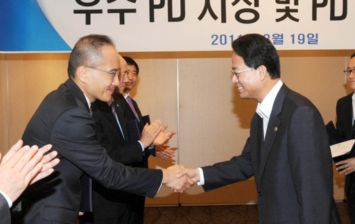 (왼쪽)박동영 전 대우증권 부사장. 연합뉴스