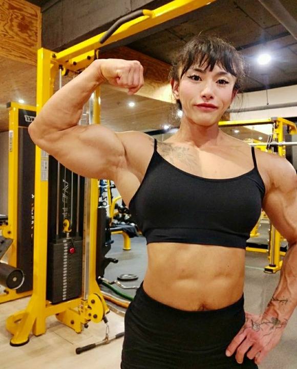 '피지컬:100'에 출연 중인 김춘리가 악성 게시물과 댓글을 단 이들에게 고소를 하겠다고 예고했다. /김춘리 SNS