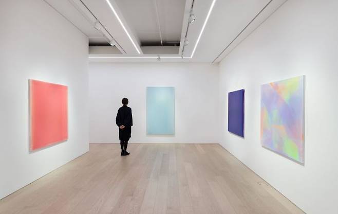 Helen Pashgian and Kim Taek Sang. Reflections and Refractions. [사진제공 = 리만머핀 서울]