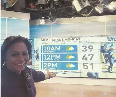 스튜디오에서 포즈를 취한 베로니카 존슨. [본인 인스타그램]