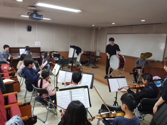 서울 서초구가 추진하고 있는 ‘1인 1악기’ 교육 사업의 모습. 서초구 제공