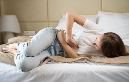 급성 췌장염의 주요 증상은 상복부와 등 통증이다ㅣ출처: 게티 이미지뱅크