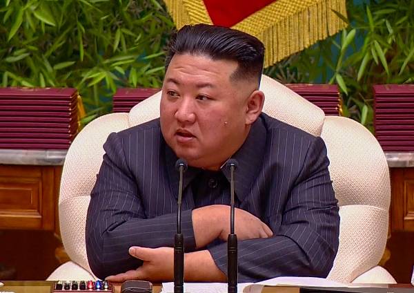 김정은 북한 국무위원장이 6일 평양의 노동당 중앙위원회 본부청사에서 당 중앙군사위원회 확대회의를 주재하고 있다. 연합뉴스