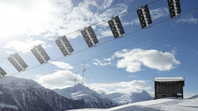 스위스 테나마을에선 태양광 발전으로 생산된 전기로 케이블카를 움직인다. 사진 스위스관광청.
