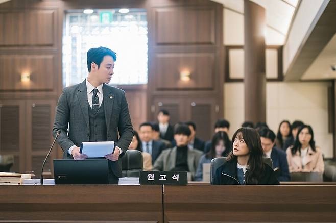 ▲&nbsp;tvN&nbsp;새 드라마&nbsp;‘이로운 사기’ 김동욱, 천우희&nbsp;