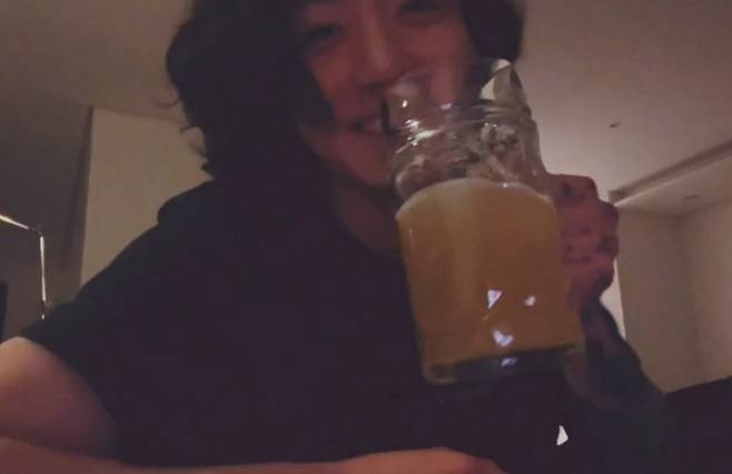 방탄소년단 정국 '취중 방송' 맥주 업계도 '들썩'