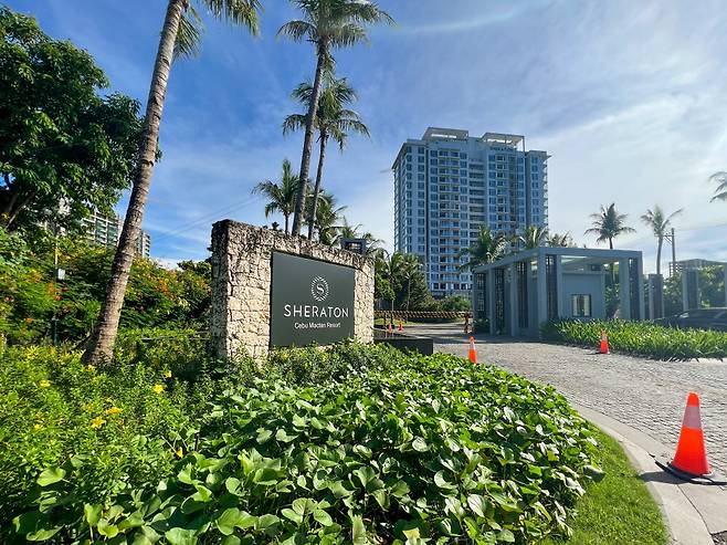 쉐라톤 세부 막탄 호텔 입구