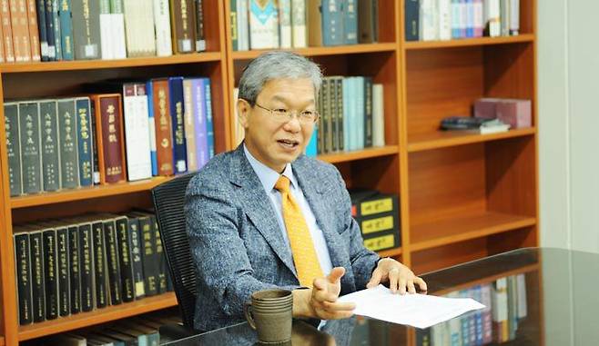 도진순 창원대 교수.