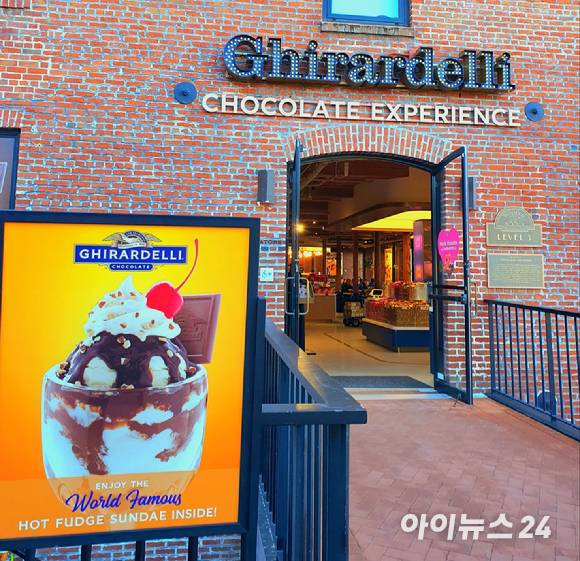 샌프란시스코의 유명 관광지인 '피어39' 내 기념품 샵과 초콜릿 전문점 '기라델리 스퀘어', 커피 전문점 '스타벅스' 등에선 삼성페이 결제가 수월했다. [사진=장유미 기자]