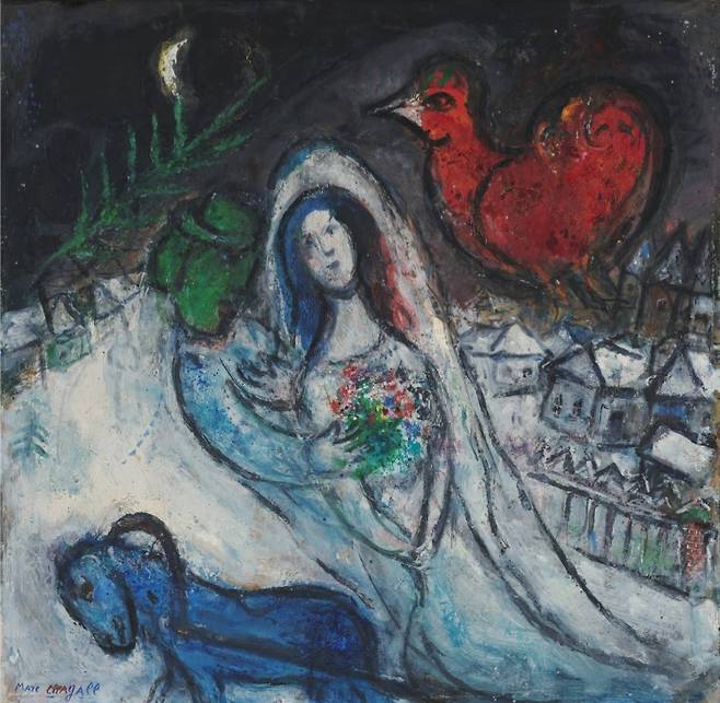 마르크 샤갈, Bride and Groom with Sleigh and Red Rooster, 1957 [google arts & culture]