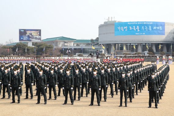 지난 2022년 3월 4일 오전 서울 노원구 육군사관학교에서 열린 제78기 졸업 및 임관식에서 신임 장교들이 도열하고 있다. 사진=육군 제공
