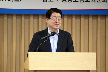 서울 종로구 생명보험교육문화센터에서 열린 신년 기자간담회에서 정희수 생명보험협회장이 발언하고 있다. 생명보험협회 제공