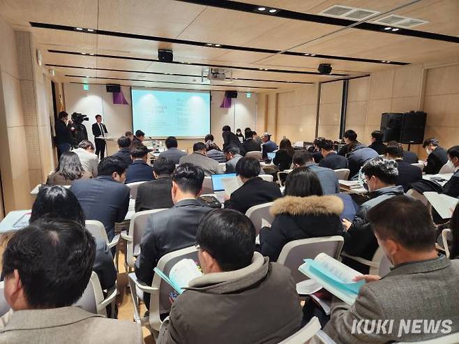 충남도는 15일 내포혁신플랫폼 다목적회의실에서 국가균형발전위원회와 대통령 지역공약 간담회를 개최했다. 충남도 제공