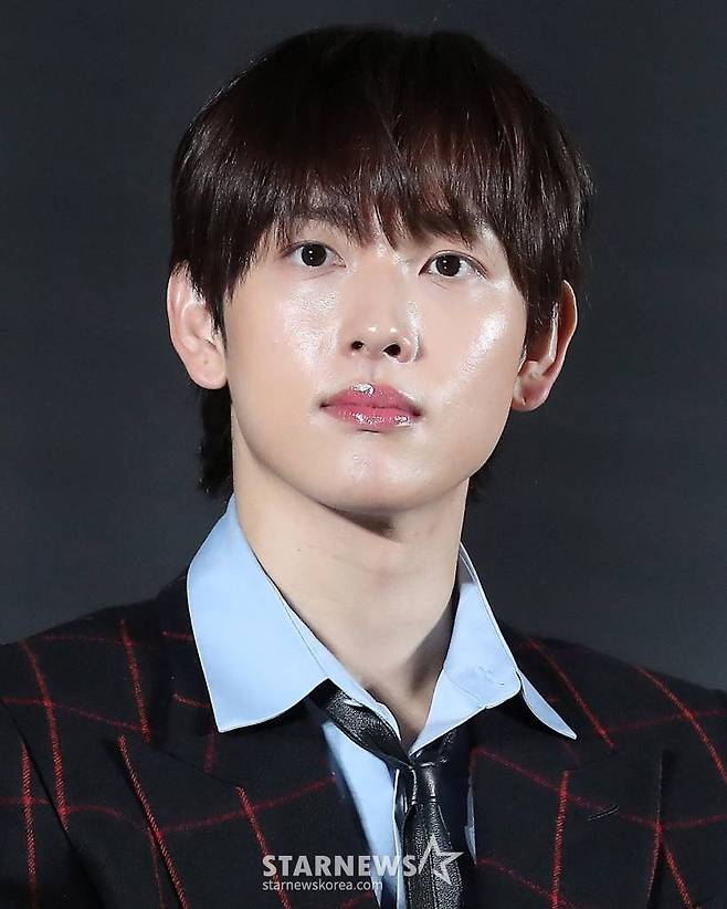 배우 임시완이 15일 오전 서울 광진구 롯데시대마 건대입구점에서 진행된 넷플리스 오리지널 영화 '스마트폰을 떨어뜨렸을 뿐인데' 제작발표회에 참석해 멋진 외모를 뽐내고 있다.  '스마트폰을 떨어뜨렸을 뿐인데'는 평범한 회사원이 자신의 모든 개인 정보가 담긴 스마트폰을 분실한 뒤 일상 전체를 위협받기 시작하며 벌어지는 현실 밀착 스릴러다. 오는 17일 공개. 2023.02.15 /사진=김창현 기자 chmt@