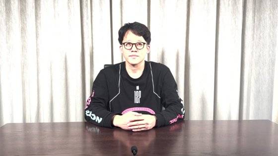 이성수 SM 대표가 유튜브 채널을 오픈하고 이수만을 공개 저격했다. 사진 유튜브