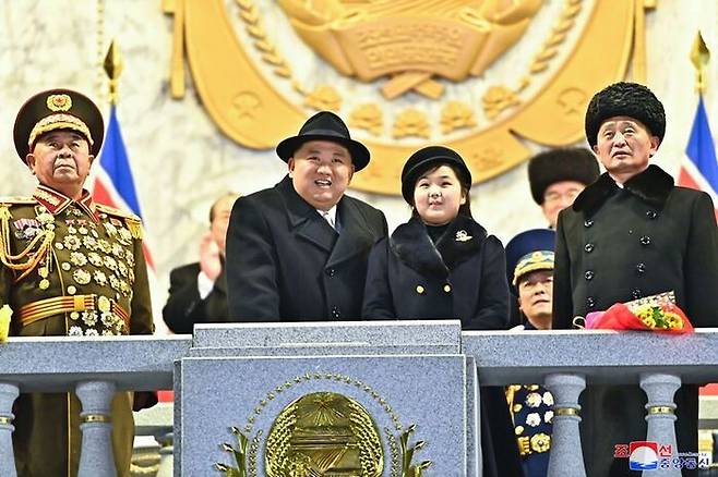 열병식장에서 주석단에까지 오른 김주애