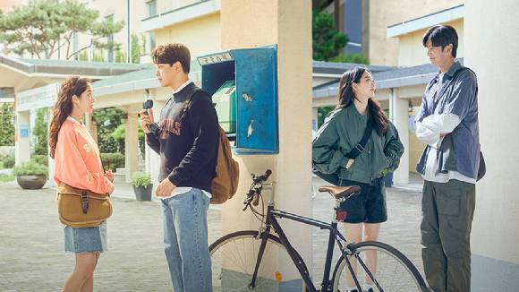 동감(Ditto) [사진=넷플릭스]