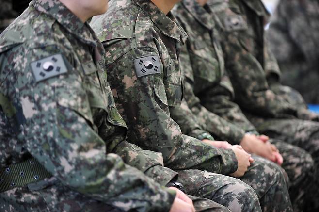 저출산 여파가 군대까지 덮쳤다. 인구추계상 2040년엔 군 병력이 36만여명에 그칠 것으로 전망된다.