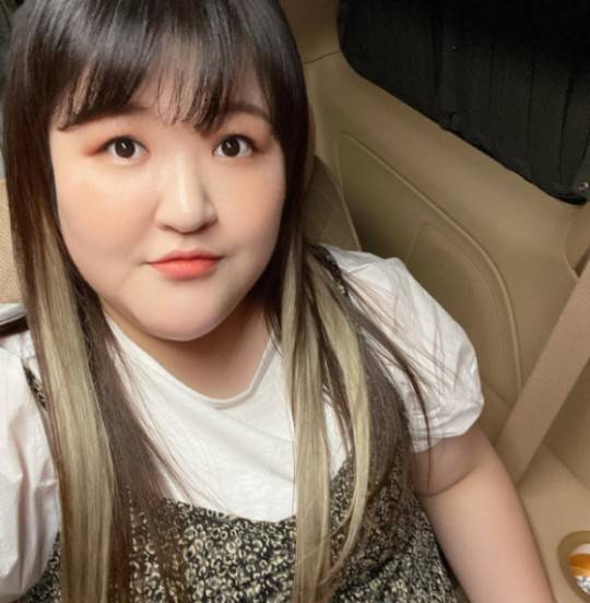 이국주가 매니저에게 통큰 생일선물을 전달하면서 감동을 선사했다. /사진=이국주 인스타그램