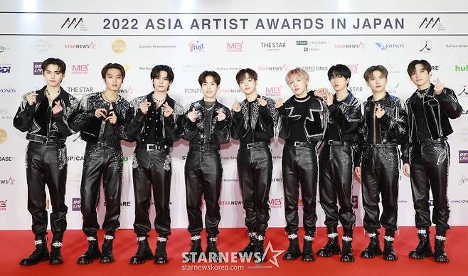 그룹 크래비티가 13일 오후 일본 나고야 니혼가이시홀에서 열린 스타뉴스-미디어보이 주최 '2022 Asia Artist Awards IN JAPAN'(2022 아시아 아티스트 어워즈, 이하 2022 AAA) 레드카펫 행사에 참석해 포즈를 취하고 있다.  스타뉴스와 미디어보이가 주최하고 Asia Artist Awards 조직위원회와 더스타파트너, 컬쳐 엔터테인먼트가 공동 주관하는 글로벌 NO.1 시상식 '2022 AAA'에는 올 한 해 동안 국내외에서 많은 사랑을 받은 가수, 배우들이 참석해 눈을 뗄 수 없는 화려한 글로벌 축제의 장을 펼친다. 2022.12.13 /사진=이동훈 기자 photoguy@