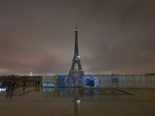 소등 1시간 15분 앞당긴 파리 에펠탑(2022.10.17) [연합뉴스 자료사진]
