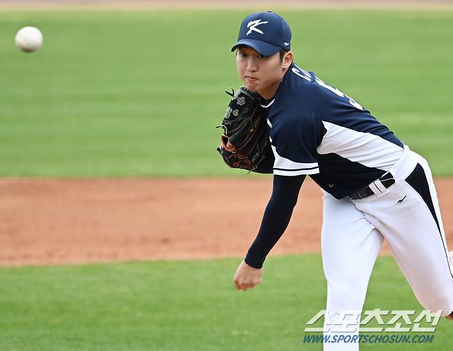 20일(한국시간) WBC 대표팀이 미국 애리조나 투손 키노 베테랑 메모리얼 스타디움에서 KIA 타이거즈와 연습경기를 했다. 구창모가 투구하고 있다. 애리조나(미국)=정재근 기자 cjg@sportschosun.com/2023.2.19/