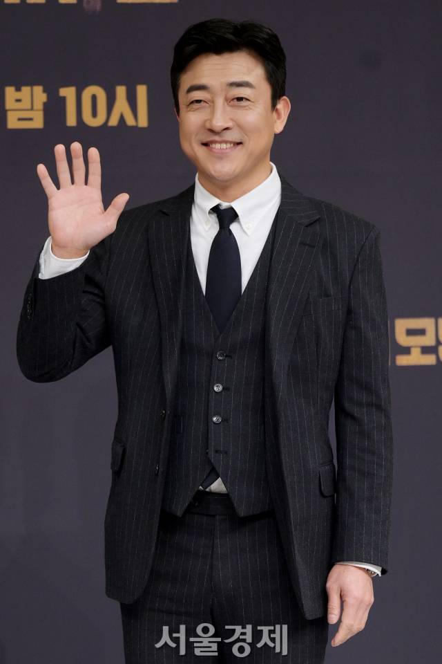 배우 장혁진이 17일 오후 서울 양천구 SBS 사옥에서 진행된 SBS 새 금토드라마 '모범택시2'(극본 오상호/연출 이단) 제작발표회에서 포즈를 취하고 있다. / 사진=김규빈 기자