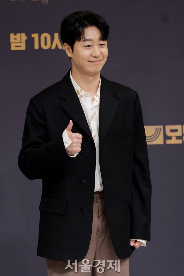 배우 배유람이 17일 오후 서울 양천구 SBS 사옥에서 진행된 SBS 새 금토드라마 '모범택시2'(극본 오상호/연출 이단) 제작발표회에서 포즈를 취하고 있다. / 사진=김규빈 기자