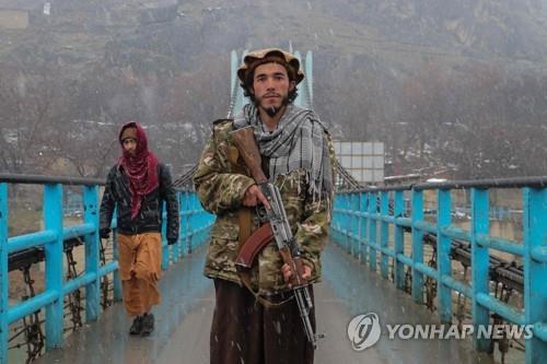 아프간 바다크샨주에서 경계 활동 중인 탈레반. [AFP 연합뉴스 자료사진. 재판매 및 DB 금지]