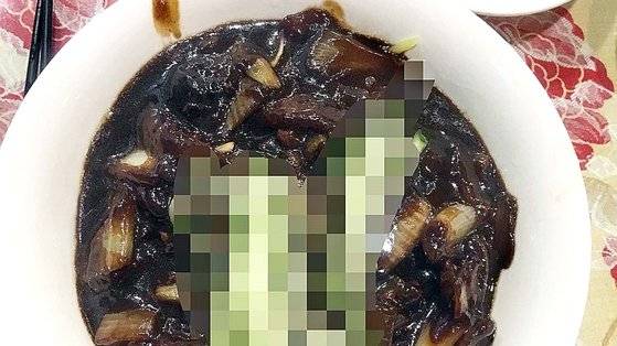 지난 2018년 5월 5일 오이를 싫어하는 사람들의 모임(오싫모) 페이스북 페이지에 올라온 오이를 모자이크한 음식 사진. 사진 오싫모 페이스북