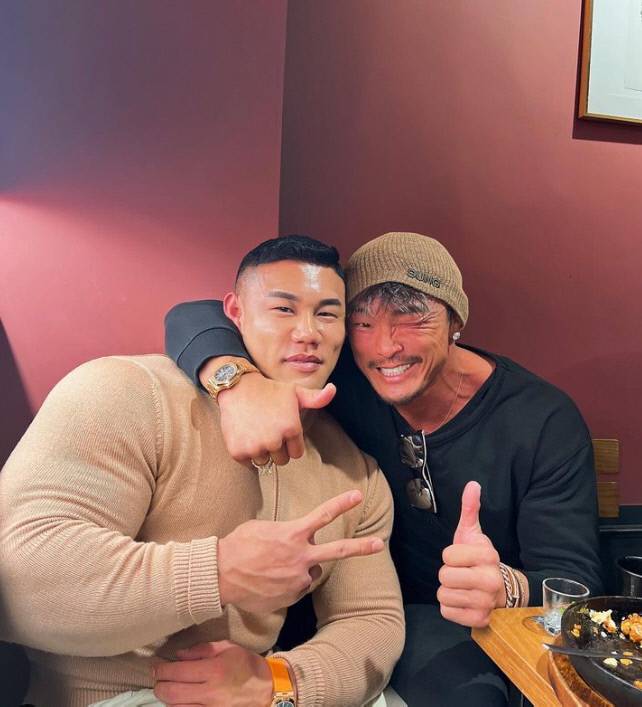 보디빌더 김강민(왼쪽)과 파이터 추성훈. 출처 | 김강민 채널