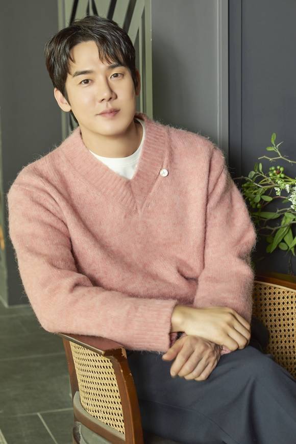 배우 유연석이 오는 3월 1일 개봉하는 영화 '멍뭉이'로 관객들과 만난다. /와이웍스엔터테인먼트 제공