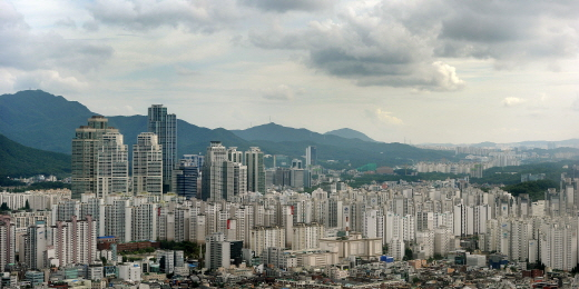 지난해 11월부터 정부가 진행한 부동산 직거래 기획조사 결과 총 802건 중 276건의 불법의심거래를 적발됐다. /사진=뉴스1