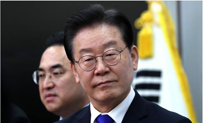 뉴시스