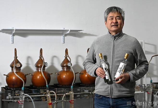 삼해소주 김현종 대표가 23일 서울 마포구 삼해소주 양조장에서 헤럴드경제와 인터뷰를 하고 있다. 임세준 기자