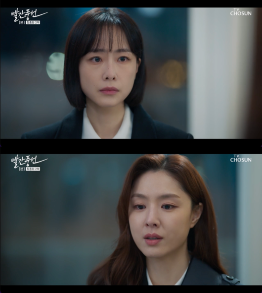 With the reunion of Seo Ji-hye and Lee Sang-woo, Hong Soo-hyun made a success of his business.In the TV Chosun weekend drama Red Balloon, which aired on the 26th, it ended with Cho Eun-gang (Seo Ji-hye) and Ko Cha-won (Lee Sang-woo) reuniting.Joe Eun-gang and Han Sea, who came to the school with a letter of resignation, met on the street. Joe Eun-gang wanted to show you the first thing. I came to work for the first time today. How do you like me? Joe Eun-gang said, I still think of you first when I wake up in the morning.I do not do anything without me from one to ten, he said. I can endure all this stuff, but how hard are you?Jo Eun Gang started with my crooked desires. I lost a good friend because of my foolishness. I will not write an answer to the lawsuit. I will be punished as you want. I think the sex issue is the most embarrassing thing in the world.As you said, the wrong floor plate became a trap for me. I apologized that I should not have done anything to regret it in the first place.Joe Eun-gang thought that I was foolish to rely on love, and I believed that I could only guarantee my future. I tried to be conscious of everything like a soldier going to war early this morning.So I went to the front of the school and you and my mom were doing it. I do not have the confidence to stand in front of the kids. I do not think what I did is not going to go away. I do not want to go away, he said.After that, Jo Eun-gang left home, leaving a message saying, Im sorry, Ill be alive anywhere. Go Geum-ah (played by Kim Hye-sun) brought Ji Nam-cheol (played by Lee Sung-jae) home with her children.After the divorce, Sea asked Ko Cha-won (Lee Sang-woo) for a handshake, saying, Im your boyfriend from today. Ko Cha-won apologized, saying, Im sorry for hurting you.I did not know that freshwater fish would die if I dreamed of Sea, said Joe Eun-gang, who came to see the Joe Eun-gang. I told Joe Eun-gang to go to the marina.Jo Eun-gang, who ran to the dock, was reunited with Ko Cha-won.At the end of the broadcast, a successful Sea was presented with a balloon and a banner with the phrase Joe Eun River celebrates my success with my red balloon.The Red Balloons broadcast screen capture