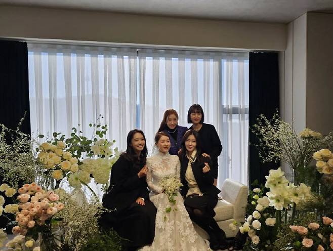 서인영 결혼식에 참석한 쥬얼리 멤버들(사진=이지현 SNS)