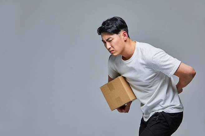 급성 요통에 근육이완제와 비스테로이드성 소염진통제(NSAIDs)가 효율적이고 빠르게 증상을 완화할 수 있는 것으로 나타났다. [사진= 게티이미지뱅크]