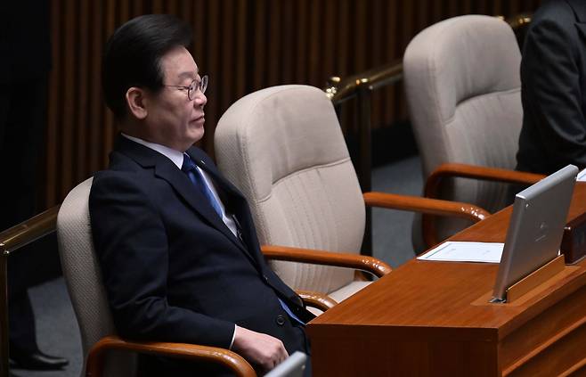 이재명 더불어민주당 대표가 27일 국회에서 이 대표의 체포동의안 표결을 위해 본회의에 참석해 있다. 이상섭 기자