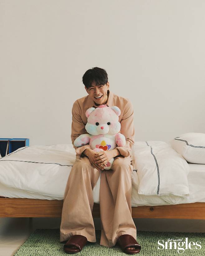 배우 이상윤 비주얼 화보. 사진 싱글즈