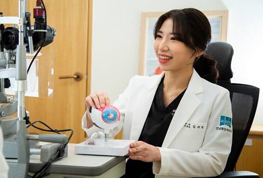 김주현 원장ㅣ출처:비앤빛강남밝은세상안과